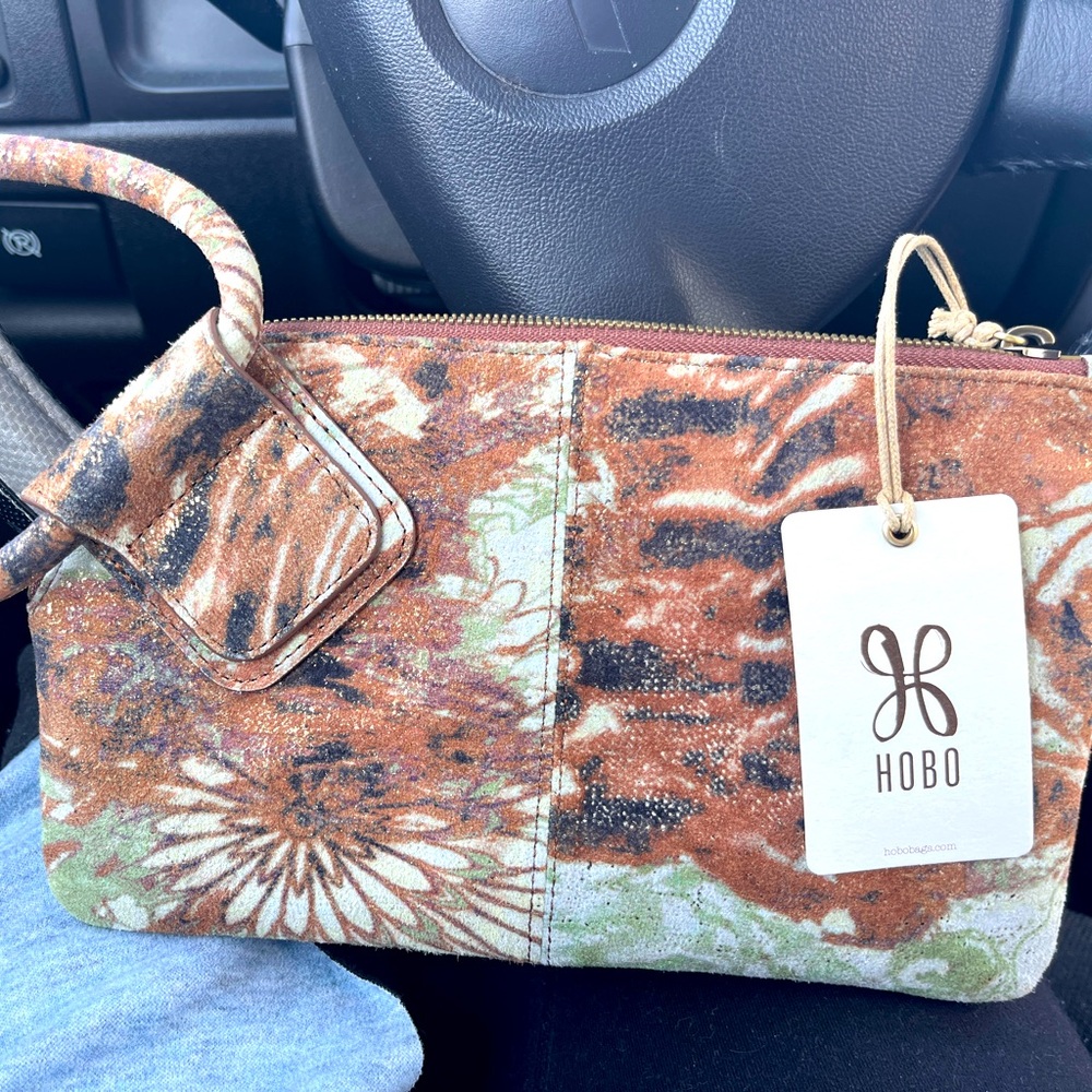 Brand new! HOBO Coastal Canyon Leather Wristlet